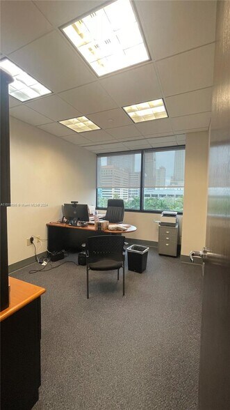 More Photos Of 1200 Brickell Ave, Miami Office For Sale