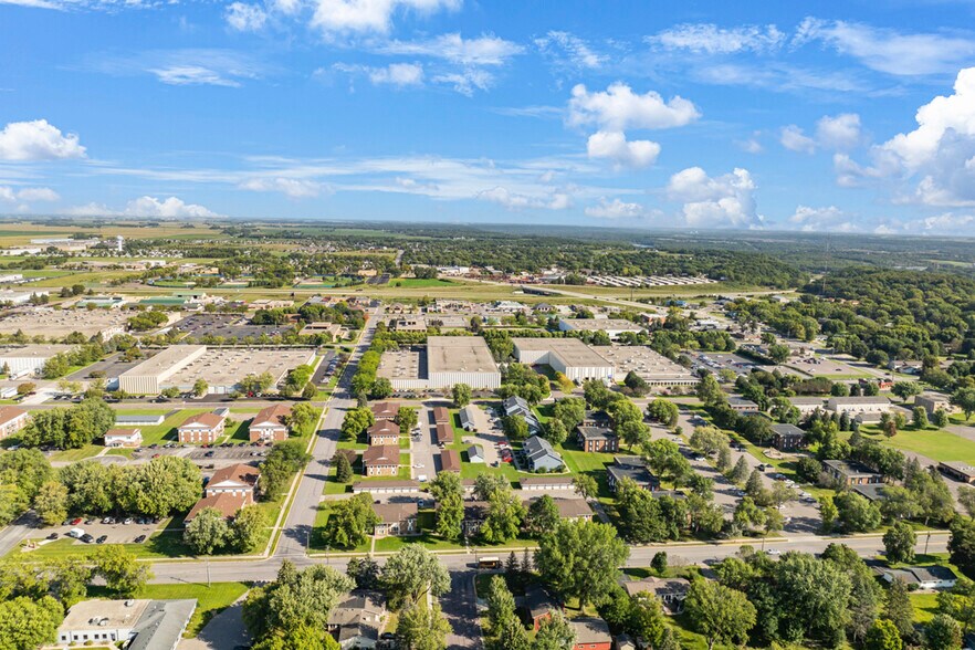 More Photos Of 1740-1780 Lee Blvd, North Mankato Apartments For Sale