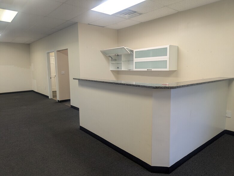 More Photos Of 1624 Old Deerfield Rd, Highland Park Industrial For Sale