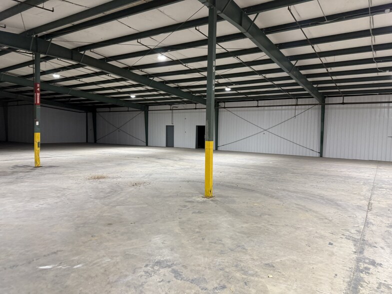 More Photos Of 60063 Puckett Dr, Amory Manufacturing For Lease