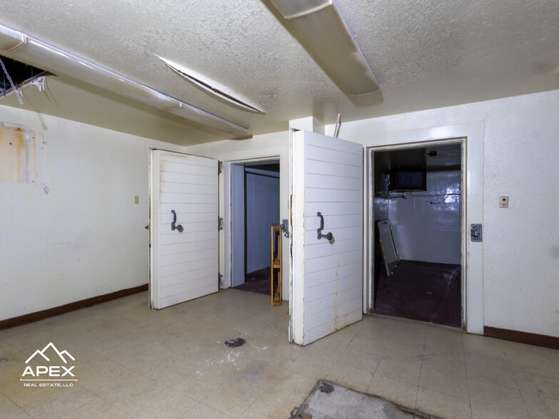 More Photos Of 1233 Uinta St, Evanston Office For Sale