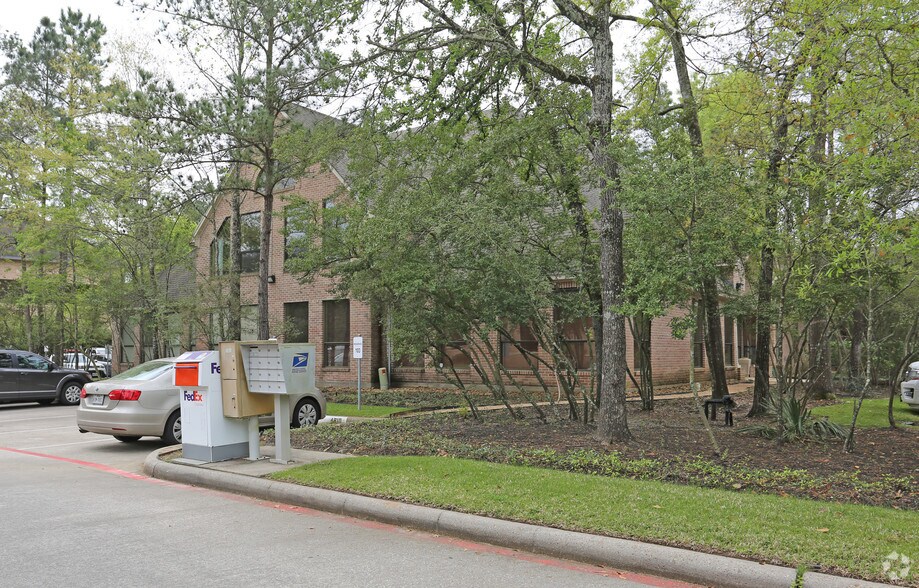 More Photos Of 4840 W Panther Creek Dr, The Woodlands Unknown For Lease