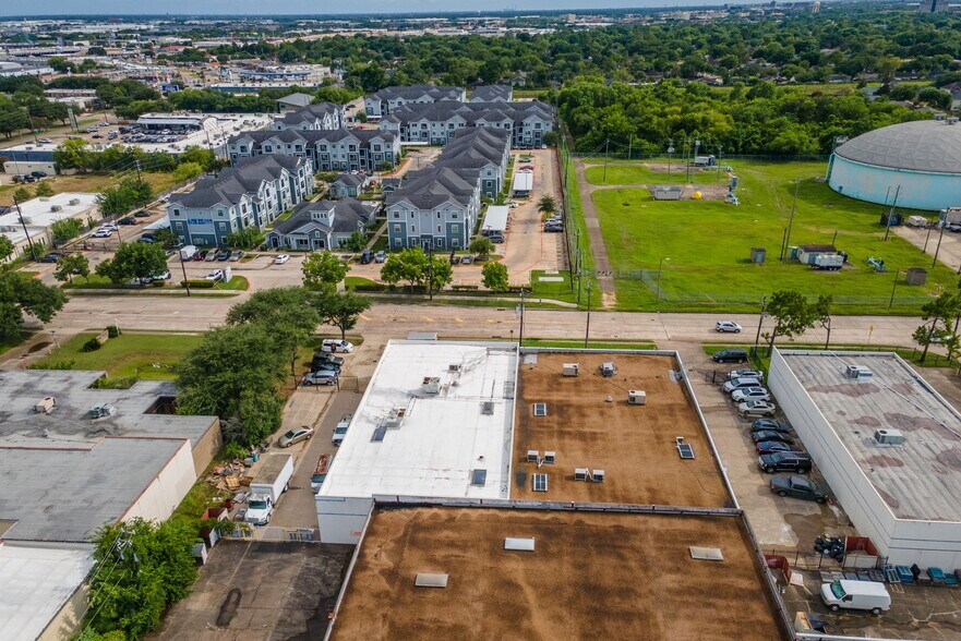 More Photos Of 10940 Stancliff Rd, Houston Office For Lease