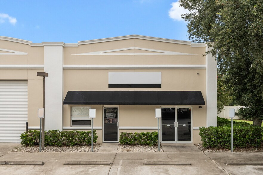 More Photos Of 300 Countyline Ct, Oakland Light Manufacturing For Lease