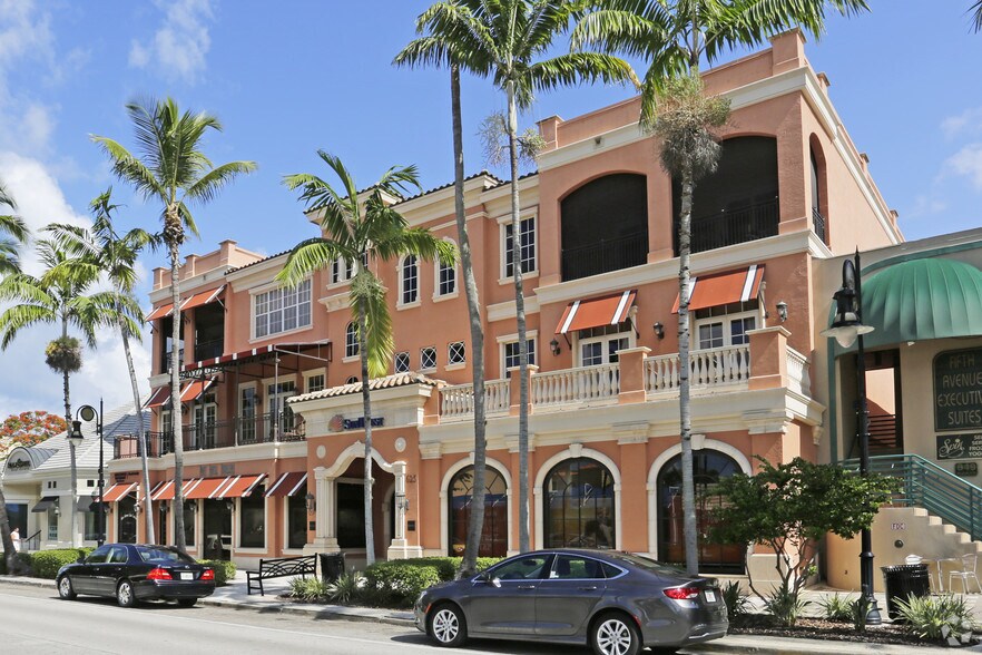 More Photos Of 625 5th Ave S, Naples Office For Lease