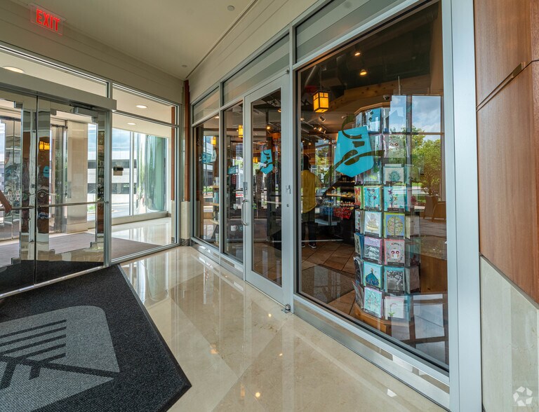 More Photos Of 8000 Norman Center Dr, Bloomington Office For Lease