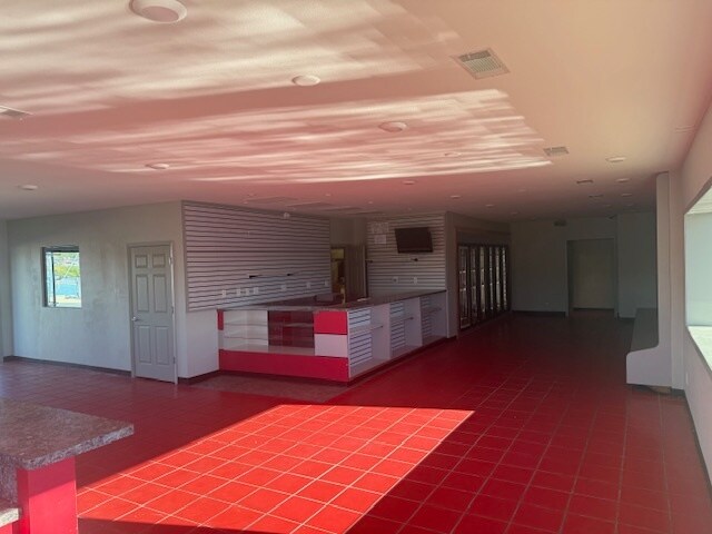 More Photos Of 136 Butler Ln, Hot Springs General Retail For Lease
