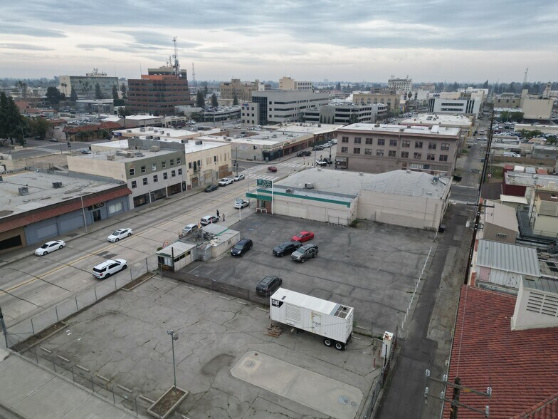 More Photos Of 1110-1122 19th St, Bakersfield Freestanding For Sale