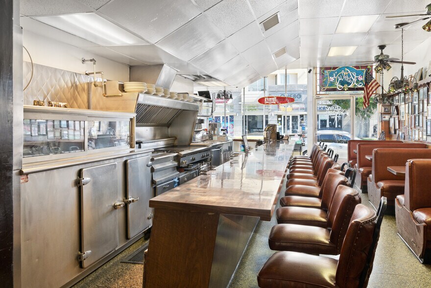 More Photos Of 8536 W Pico Blvd, Los Angeles Restaurant For Lease