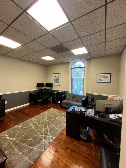 More Photos Of 300 N Franklin St, Tampa Office For Sale
