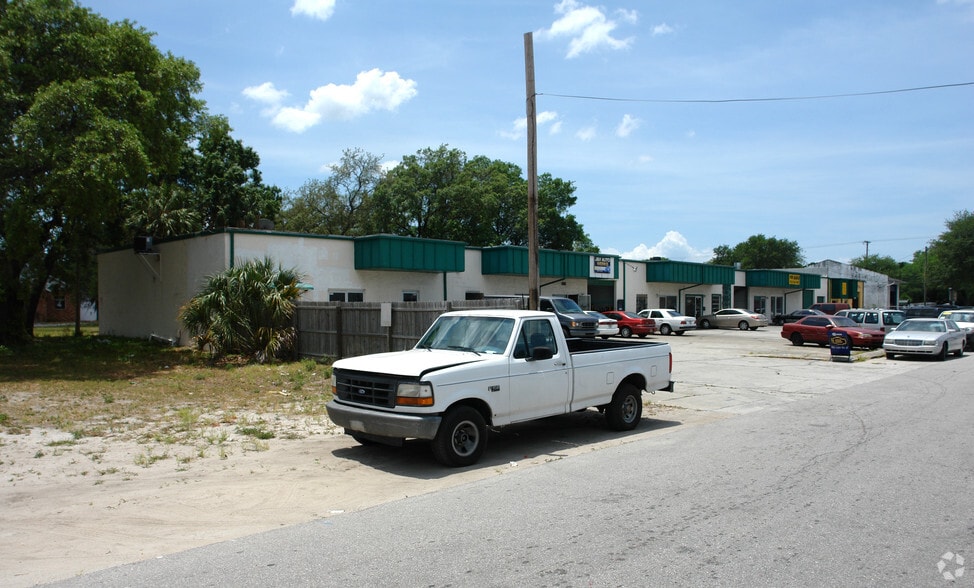 More Photos Of 903-909 E Skagway Ave, Tampa Warehouse For Lease