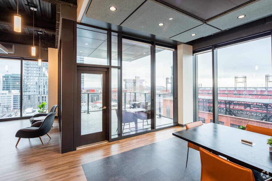 More Photos Of 6 Cardinal Way, Saint Louis Office For Lease
