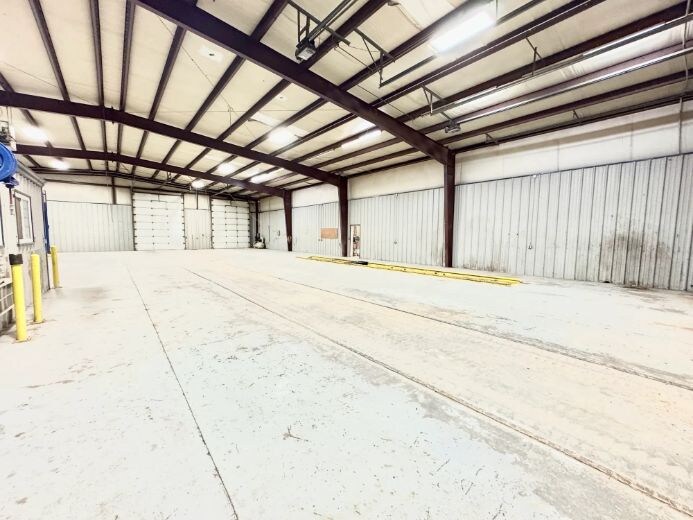 More Photos Of 502 NW Highway 270, Woodward Truck Terminal For Lease