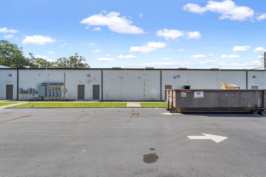 More Photos Of 4410 Ogeechee Rd, Savannah Storefront Retail Office For Sale