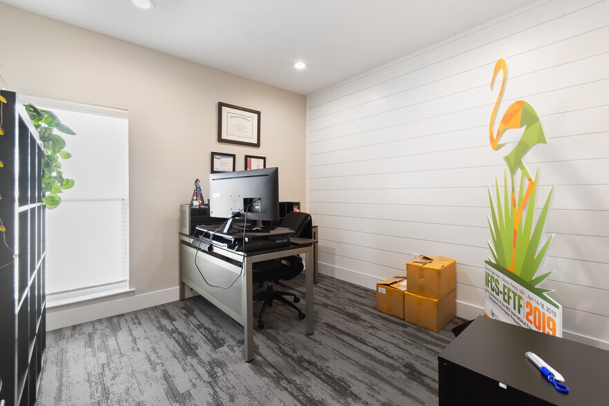 More Photos Of 2720 NW 6th St, Gainesville Medical For Lease