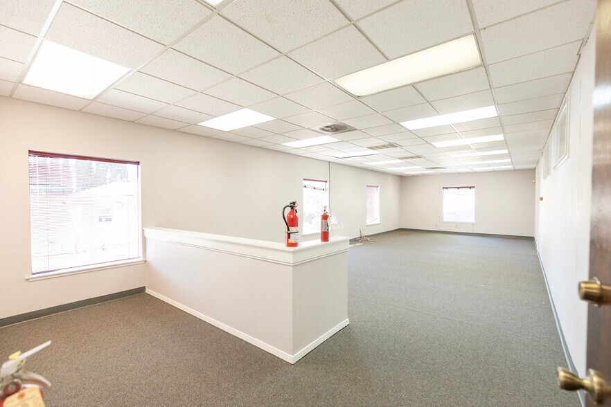 More Photos Of 3000 T St, Sacramento Office For Lease