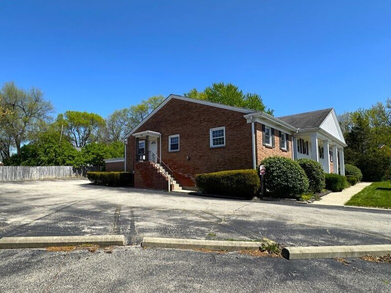 More Photos Of 15 Southmoor Cir NE, Kettering Medical For Lease