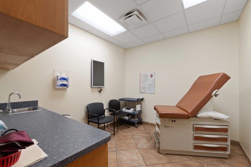 More Photos Of 603 N Washington Ave, Titusville Office For Sale