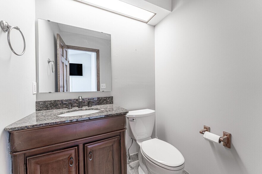 More Photos Of 261 Clarkson Executive Park, Ellisville Office For Sale