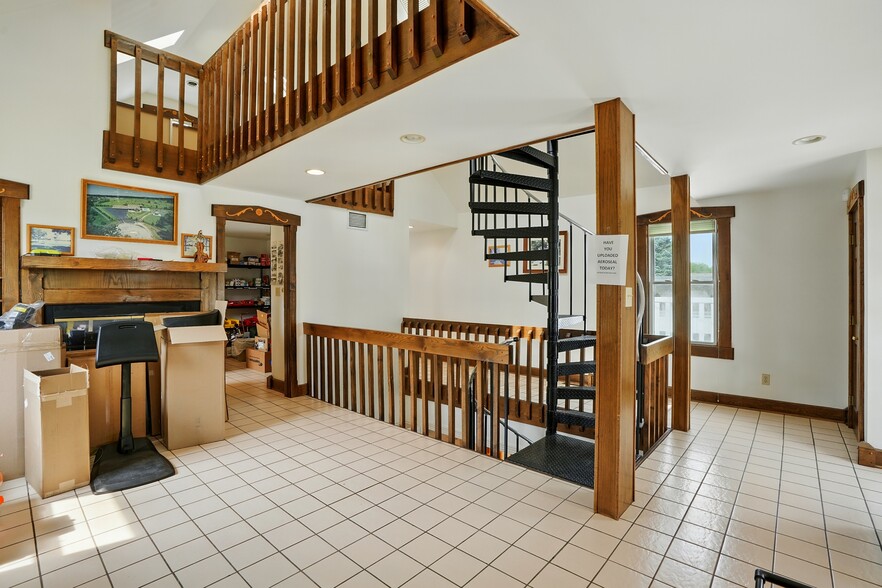 More Photos Of 137 E Joliet St, Schererville Office For Sale