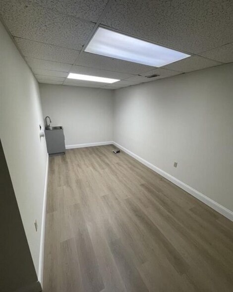 More Photos Of 7908 Cincinnati Dayton Rd, West Chester Office For Lease