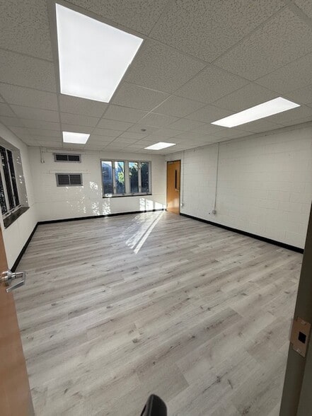 More Photos Of 622 E Lexington Ave, High Point Schools For Sale