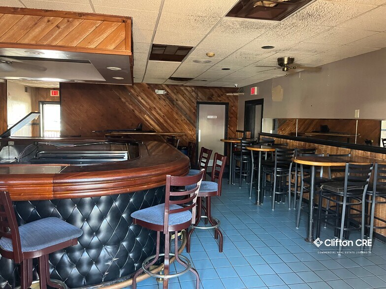 More Photos Of 639 W 1st Ave, Roselle Restaurant For Sale