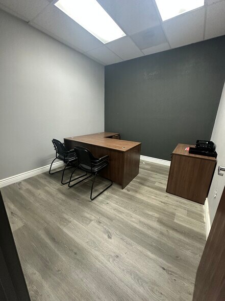 More Photos Of 1520 N Texas St, Fairfield Auto Dealership For Lease