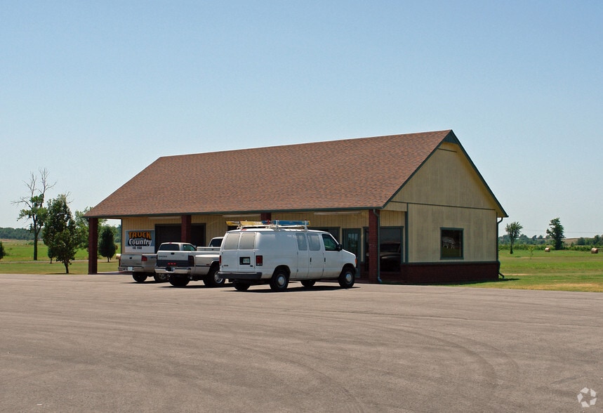 Primary Photo Of 6331 S Cherokee St, Muskogee Auto Dealership For Sale