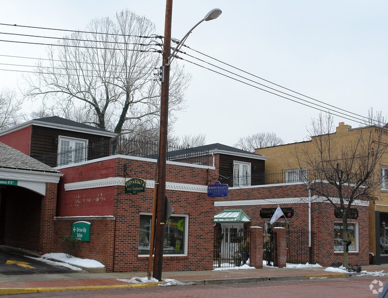 Primary Photo Of 516-522 Allegheny River Blvd, Oakmont Storefront For Lease