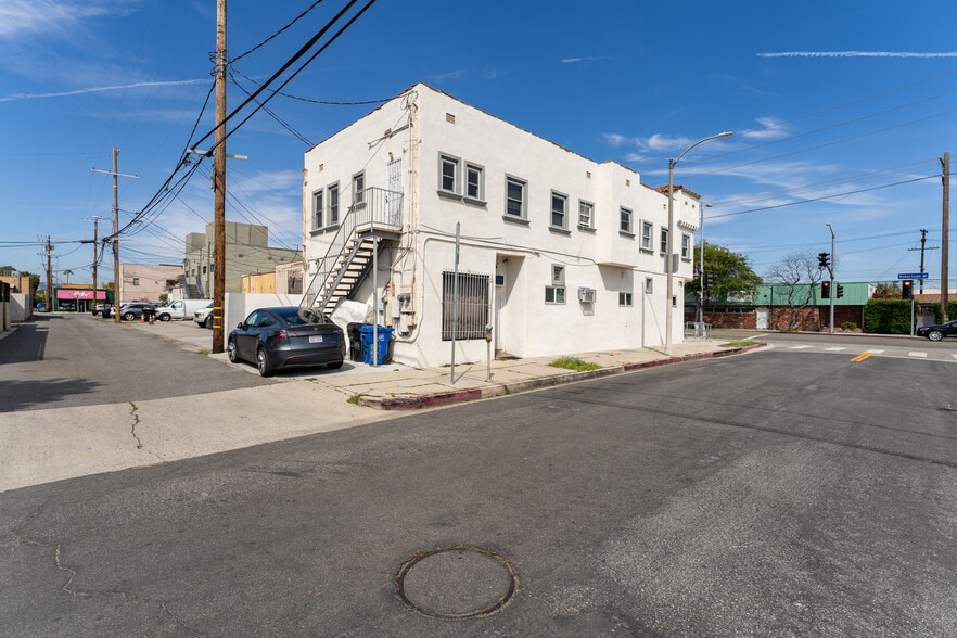 More Photos Of 2741-2743 S Robertson Blvd, Los Angeles Storefront Retail Office For Lease