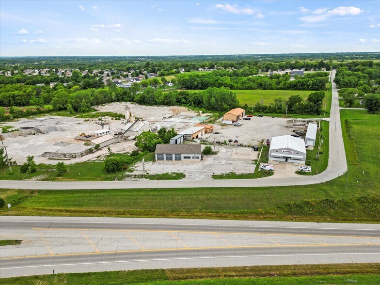 More Photos Of 1900 US 69, Excelsior Springs Warehouse For Sale