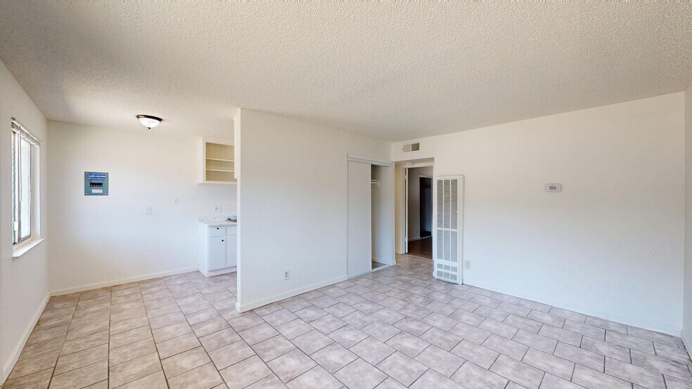 Primary Photo Of 695 Plaza Ave, Sacramento Apartments For Sale