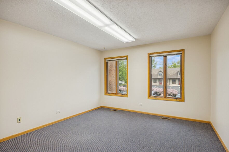 More Photos Of 2050 Larkin Ave, Elgin Medical For Lease