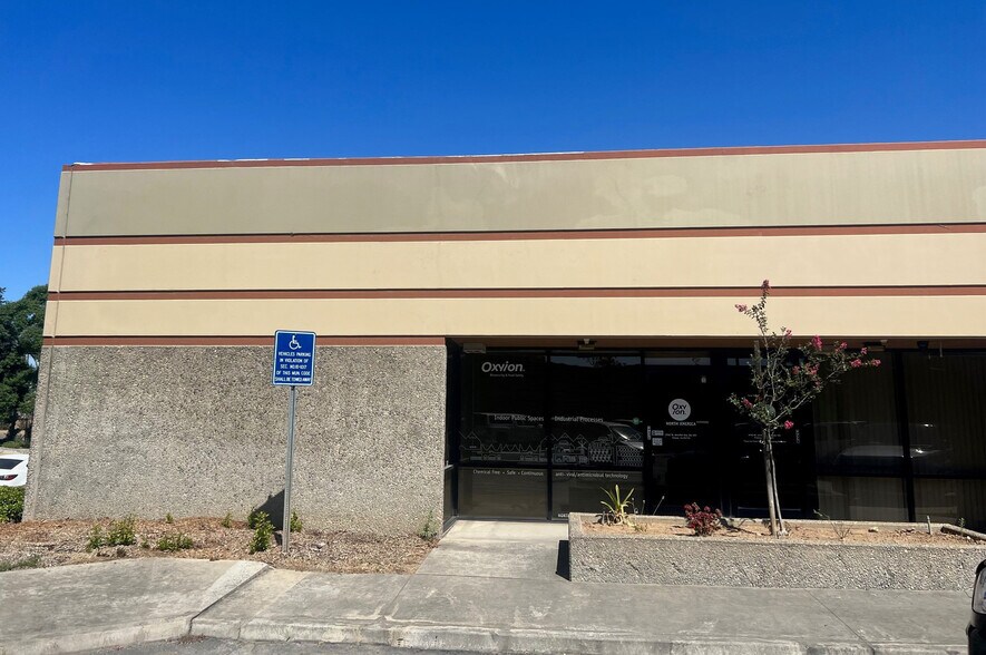 Primary Photo Of 4762 W Jennifer Ave, Fresno Warehouse For Lease