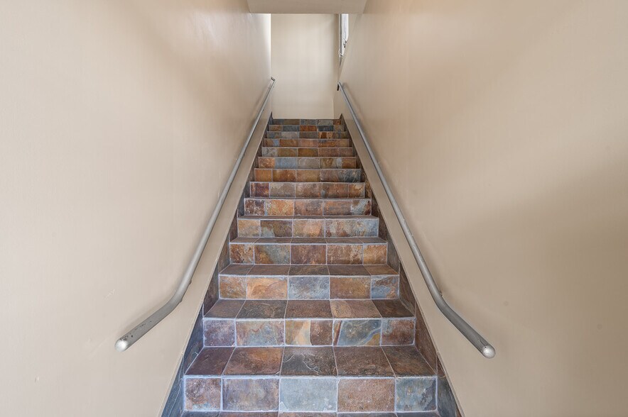 More Photos Of 2715 W 1st St, Santa Ana Unknown For Lease