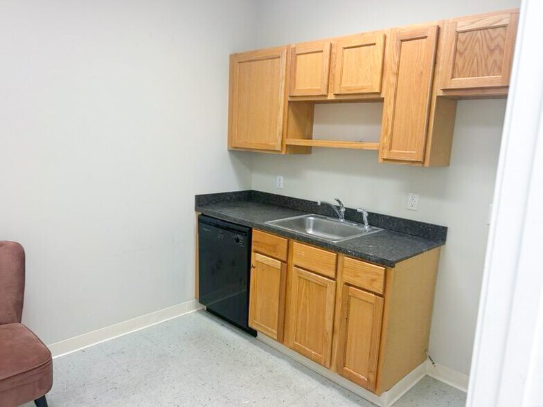 More Photos Of 1088 Industrial Pky, Saraland Unknown For Lease