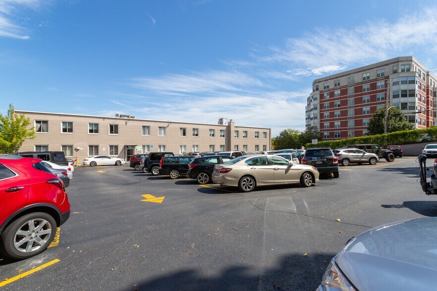 More Photos Of 280 Mamaroneck Ave, White Plains Freestanding For Lease