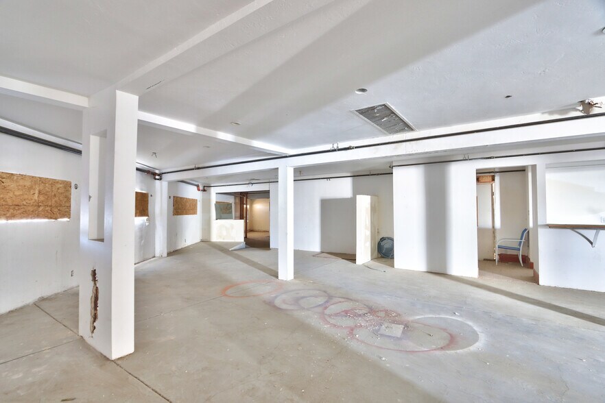 More Photos Of 2249 N Palm Canyon Dr, Palm Springs Hospitality For Sale