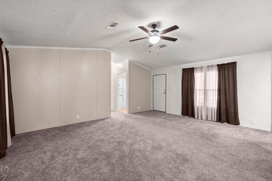 More Photos Of 3318 SH-146S, Livingston Mixed Retail For Sale