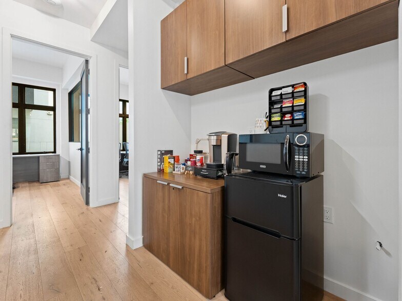 More Photos Of 818 N 4th St, Philadelphia Office For Lease
