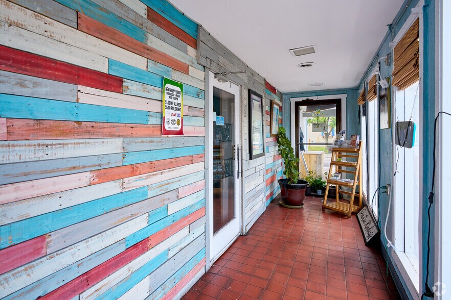 More Photos Of 865 John Marshall Hwy, Front Royal Restaurant For Sale