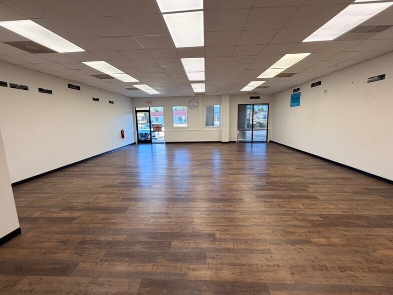 More Photos Of 475-477 Haywood Rd, Greenville Unknown For Lease