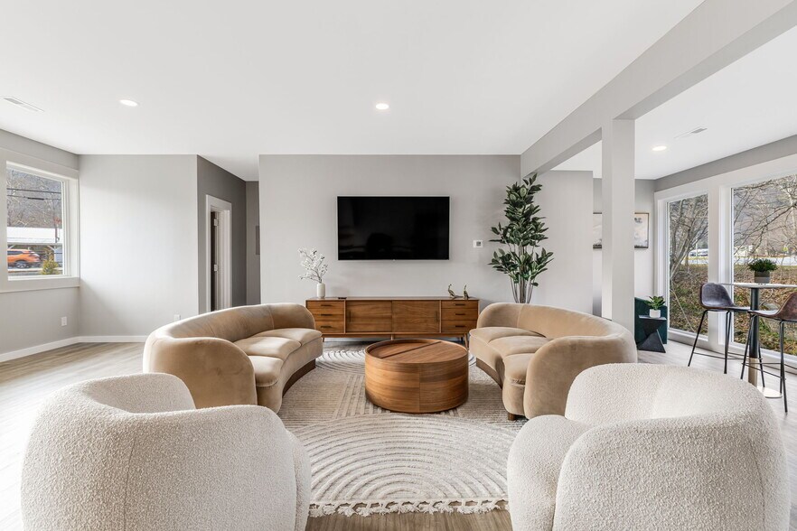 More Photos Of 4102 Soco Rd, Maggie Valley Hotel For Sale