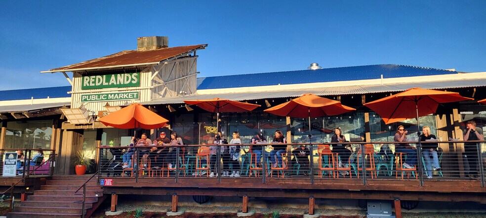 More Photos Of 330 3rd St, Redlands Restaurant For Lease
