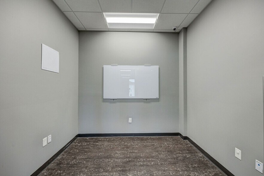 More Photos Of 6740 Rock Spring Rd, Wilmington Office For Lease