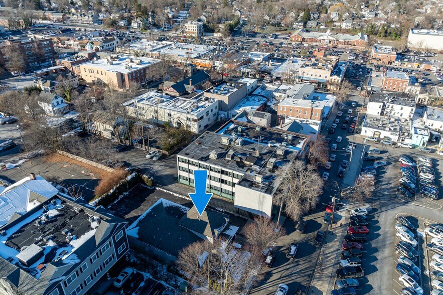 More Photos Of 29 Green St, Huntington Medical For Sale