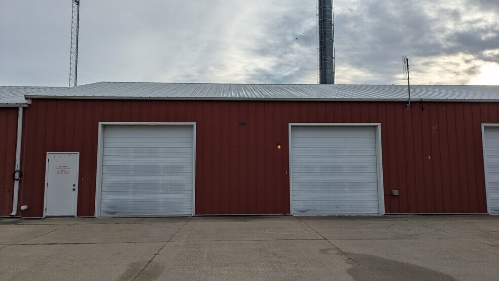 More Photos Of 2503 General Electric Rd, Bloomington Flex For Sale