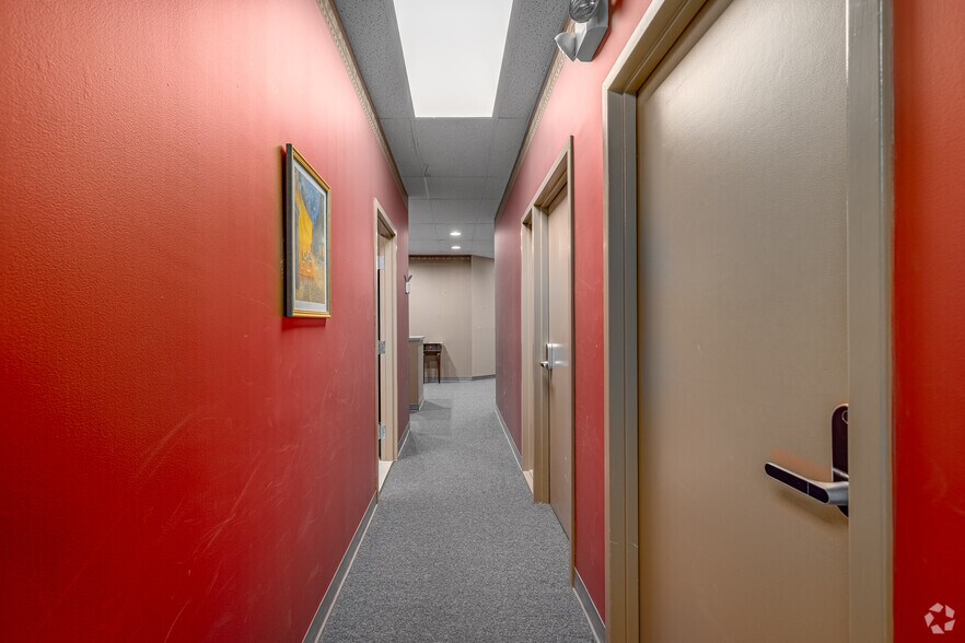 More Photos Of 343 N Charles St, Baltimore Office For Sale