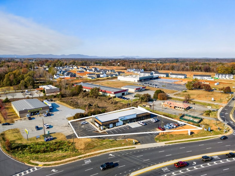 More Photos Of 201-229 Charlotte Hwy, Lyman Storefront For Lease